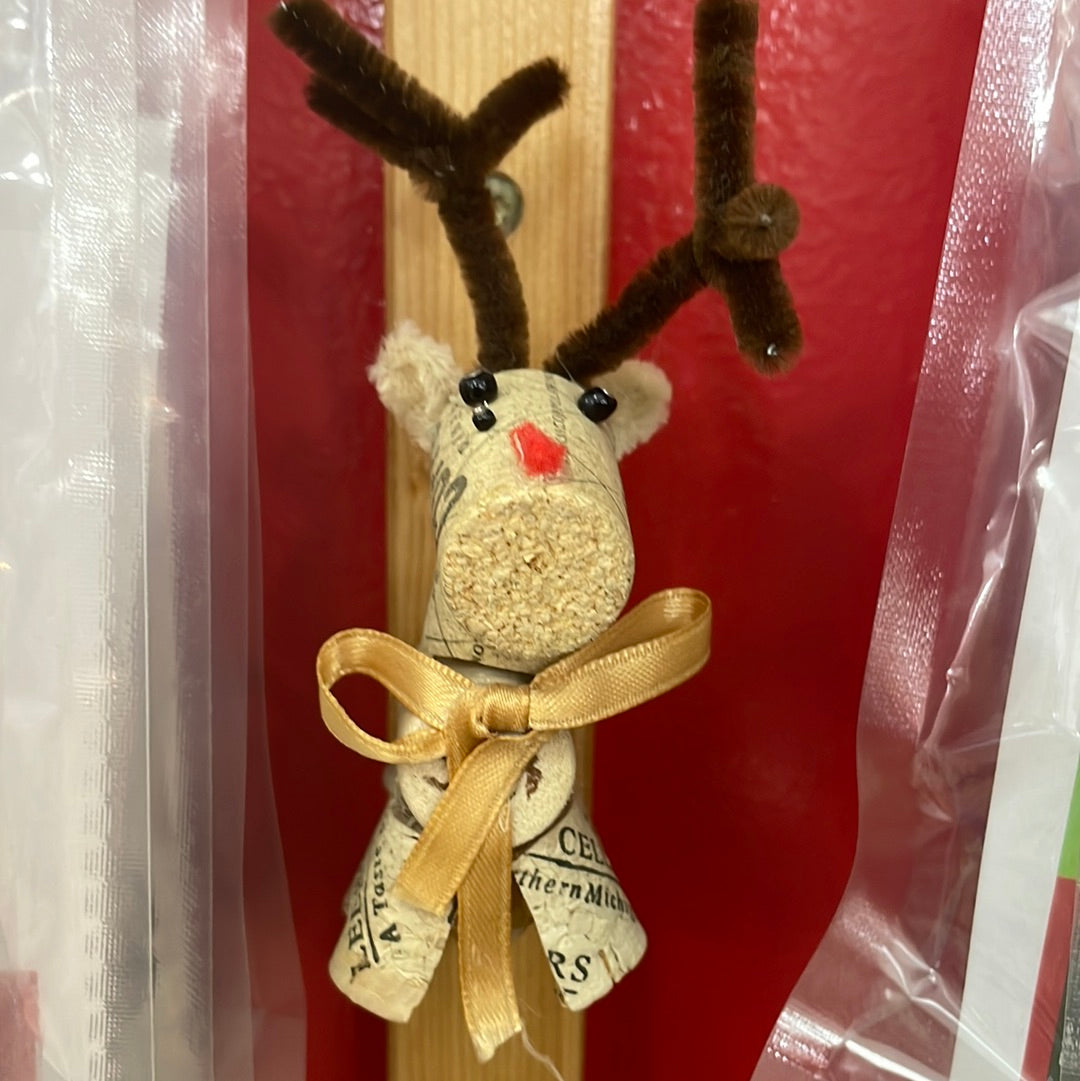 TinkrDIY: Cork Reindeer